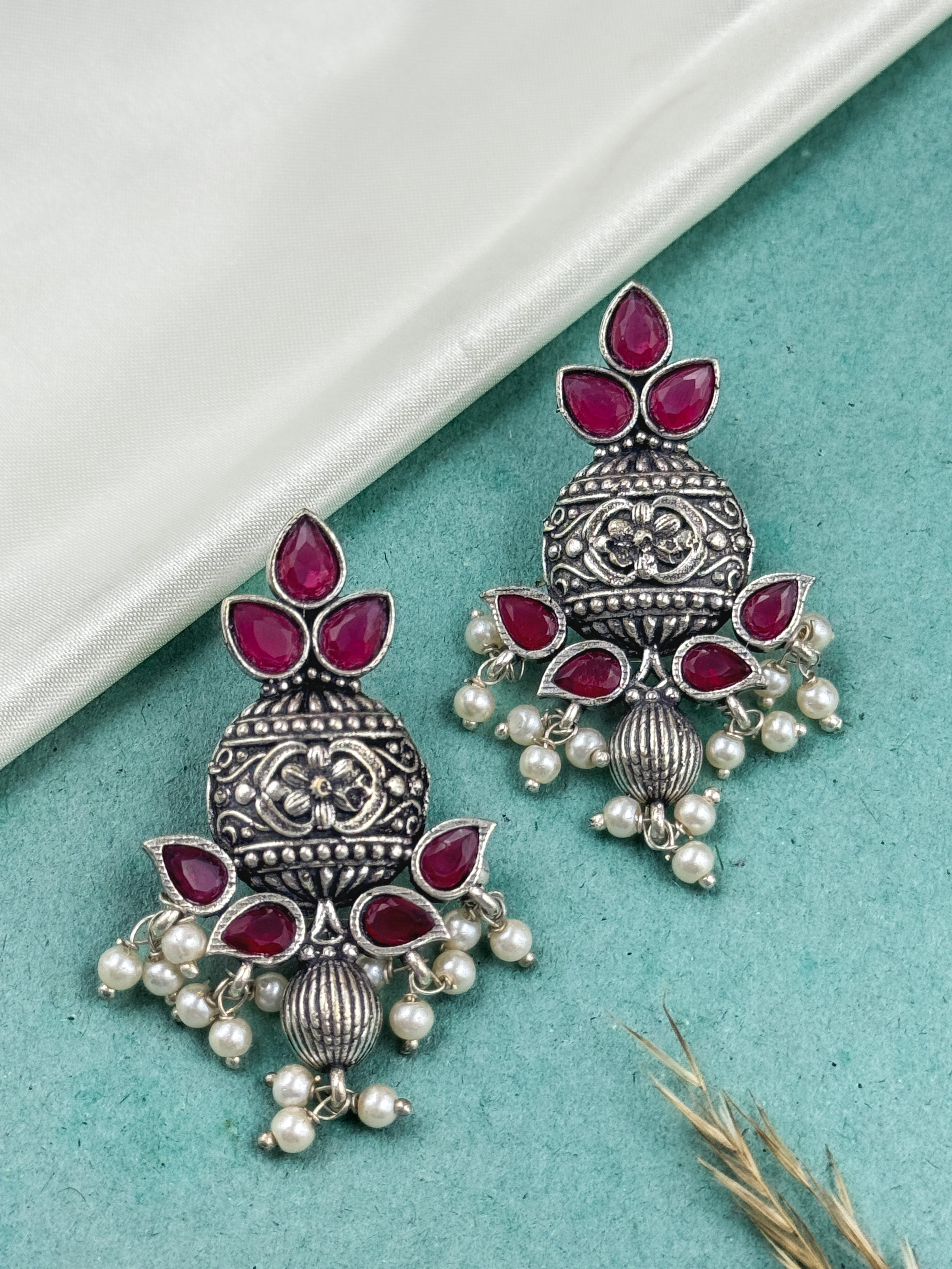 Tri Kundan Kalash Drops