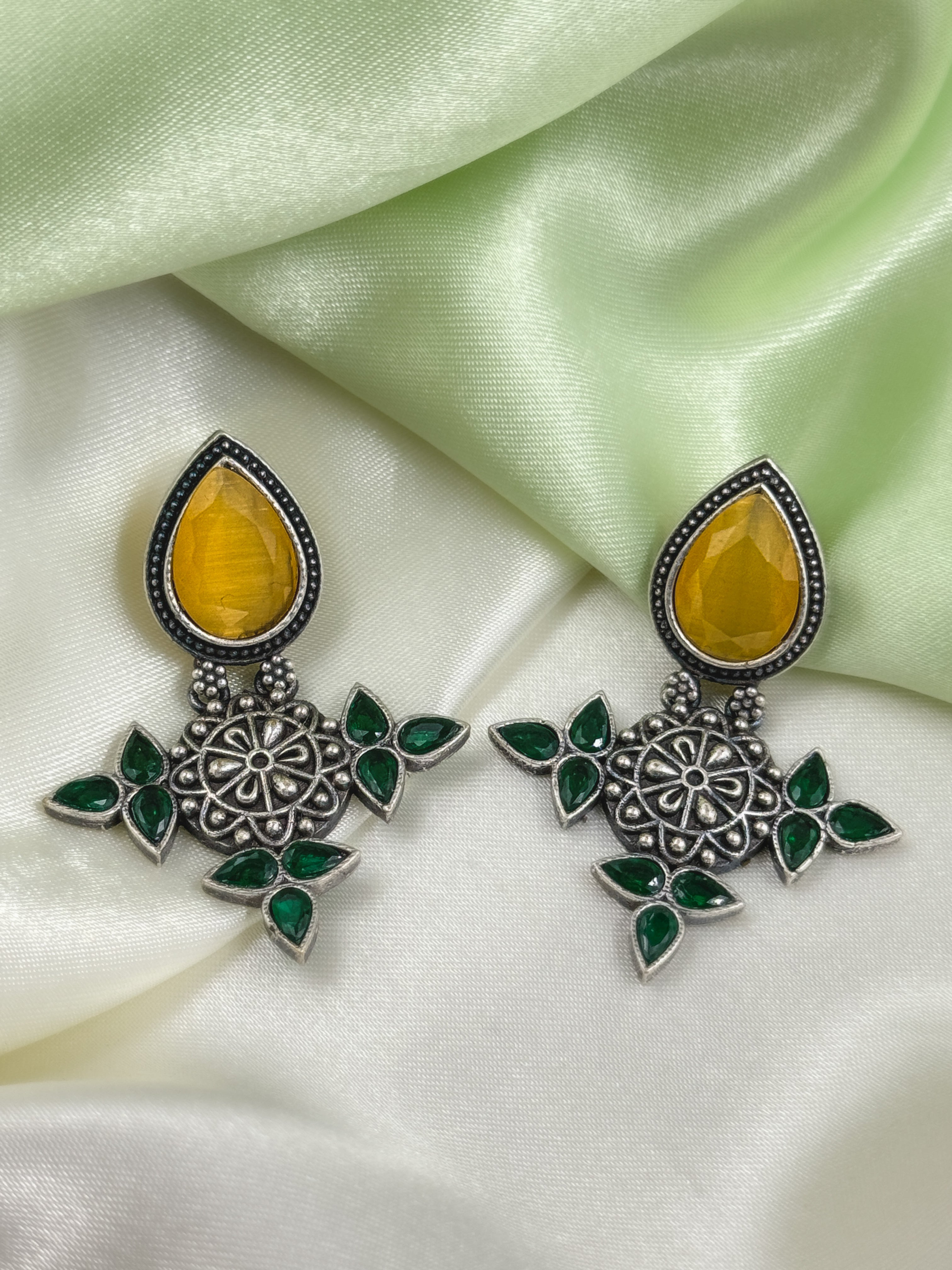 Kadambari Kundan Earings