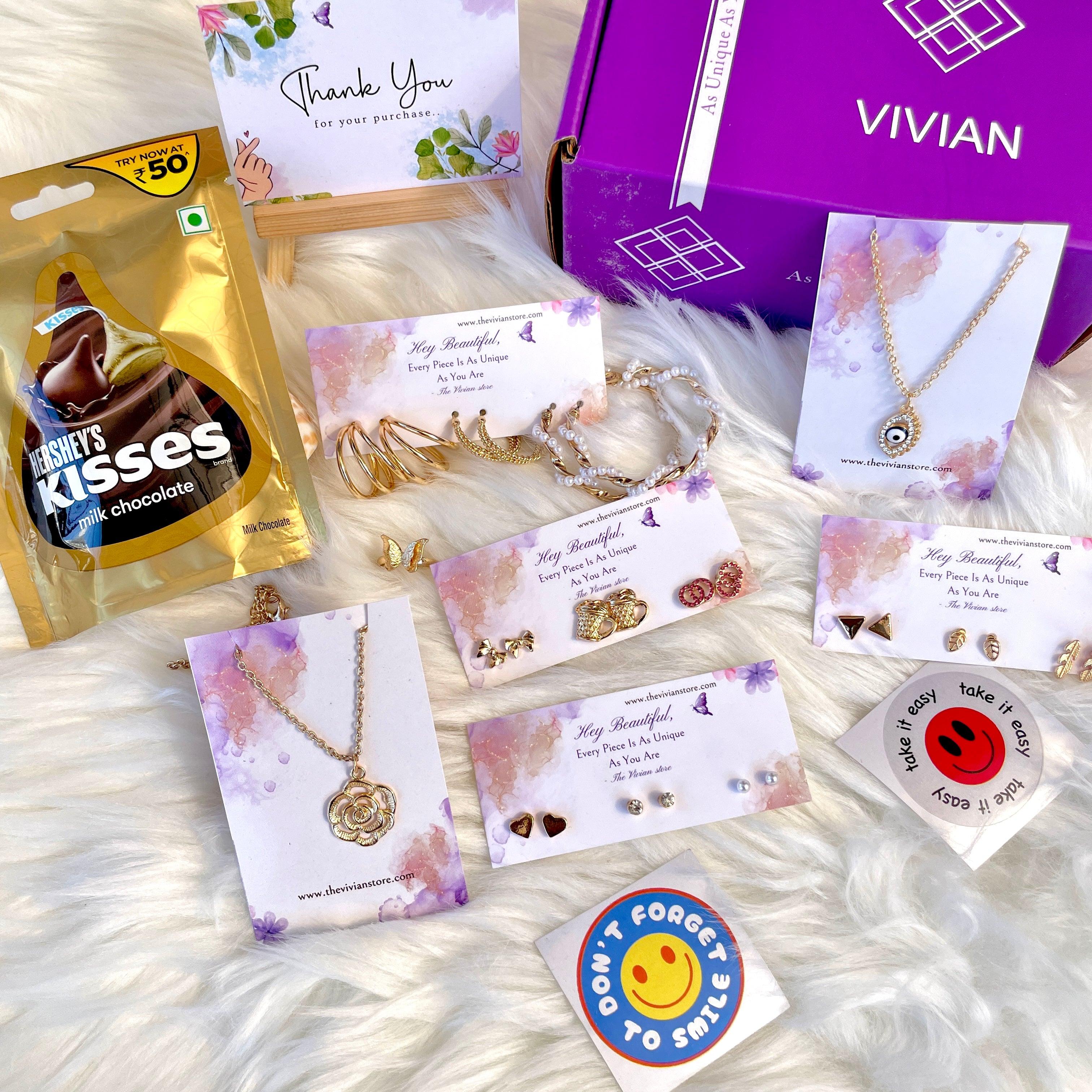 Gift Box of 15 products with chocolates - The Vivian Store