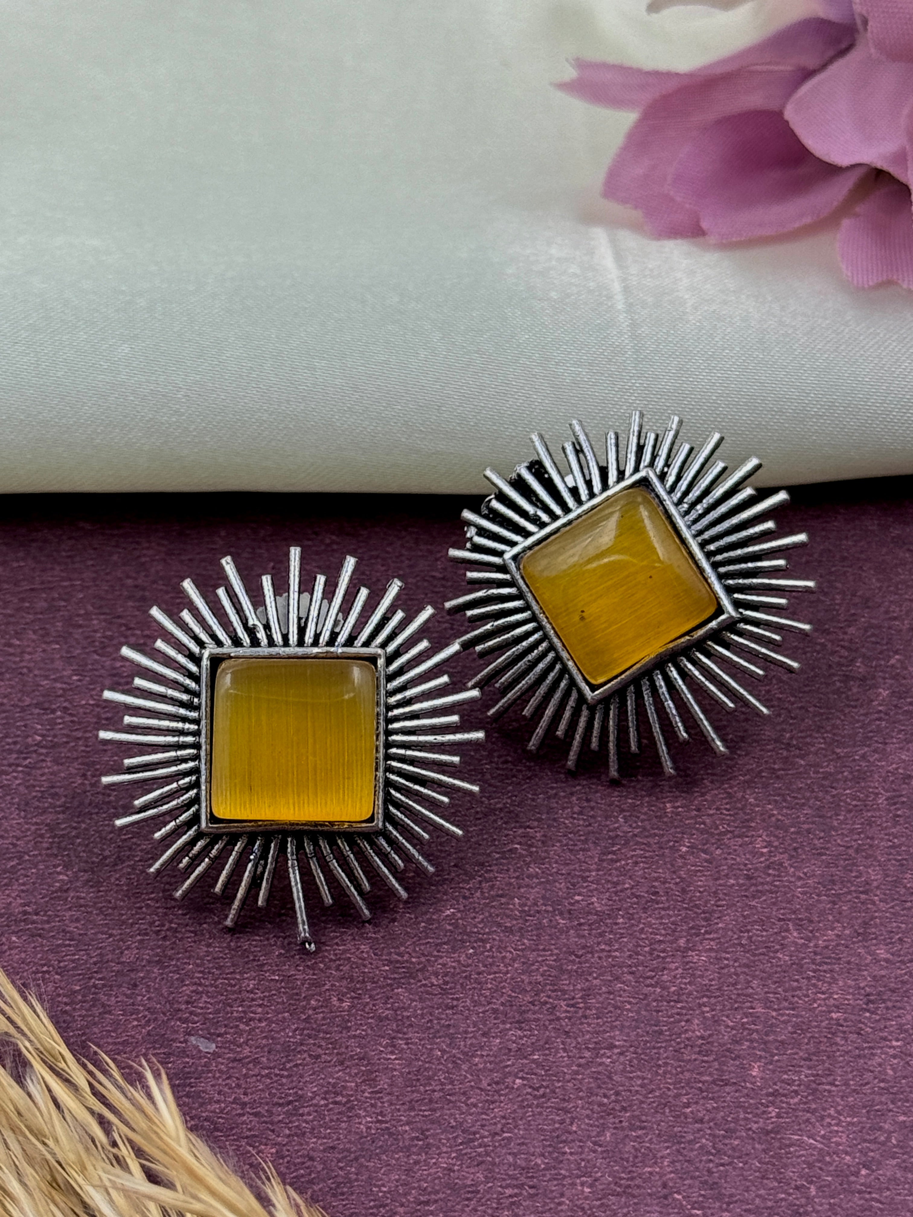 Sparkling Silvi-Monalisa Stoned Studs