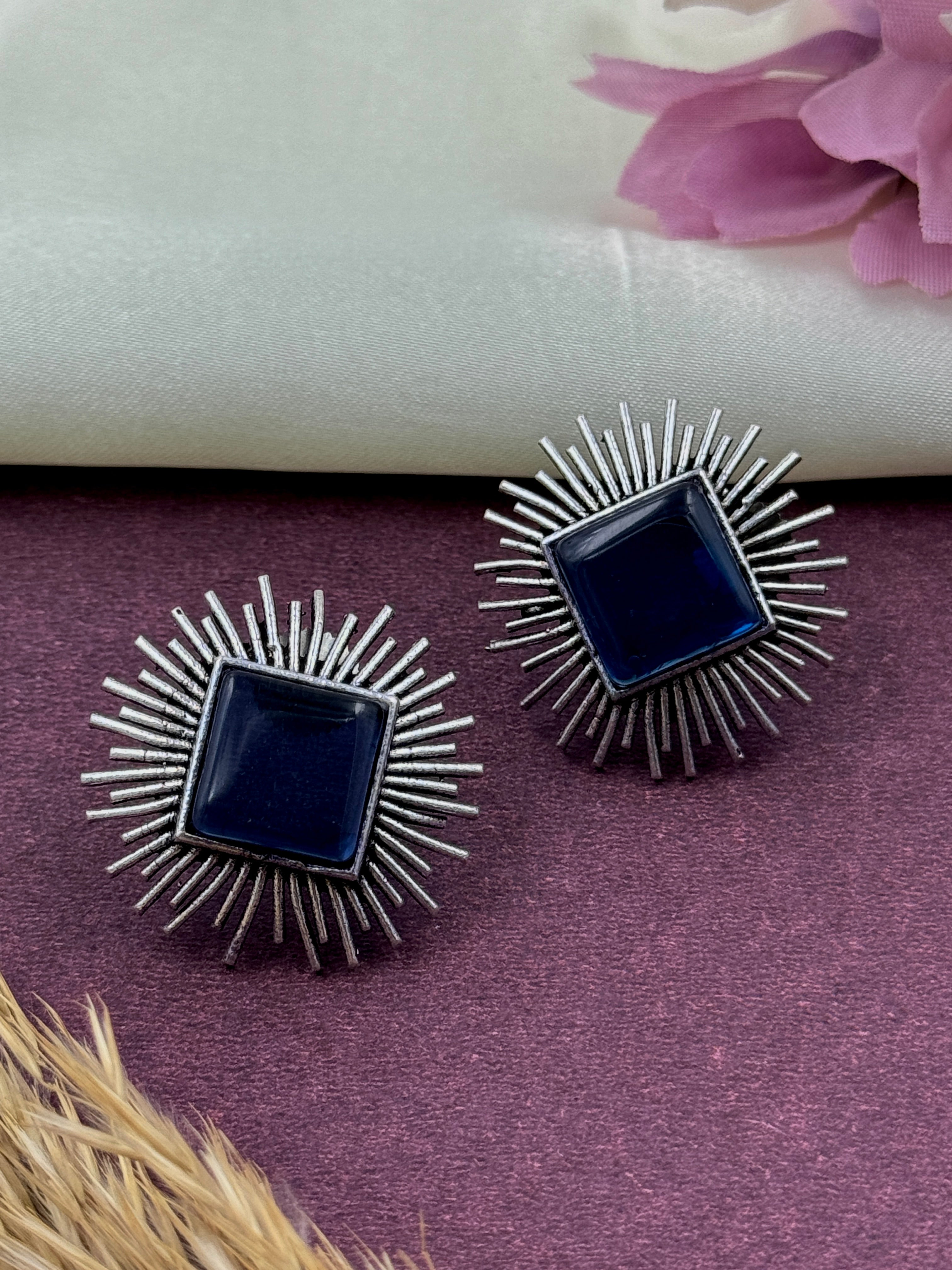 Sparkling Silvi-Monalisa Stoned Studs