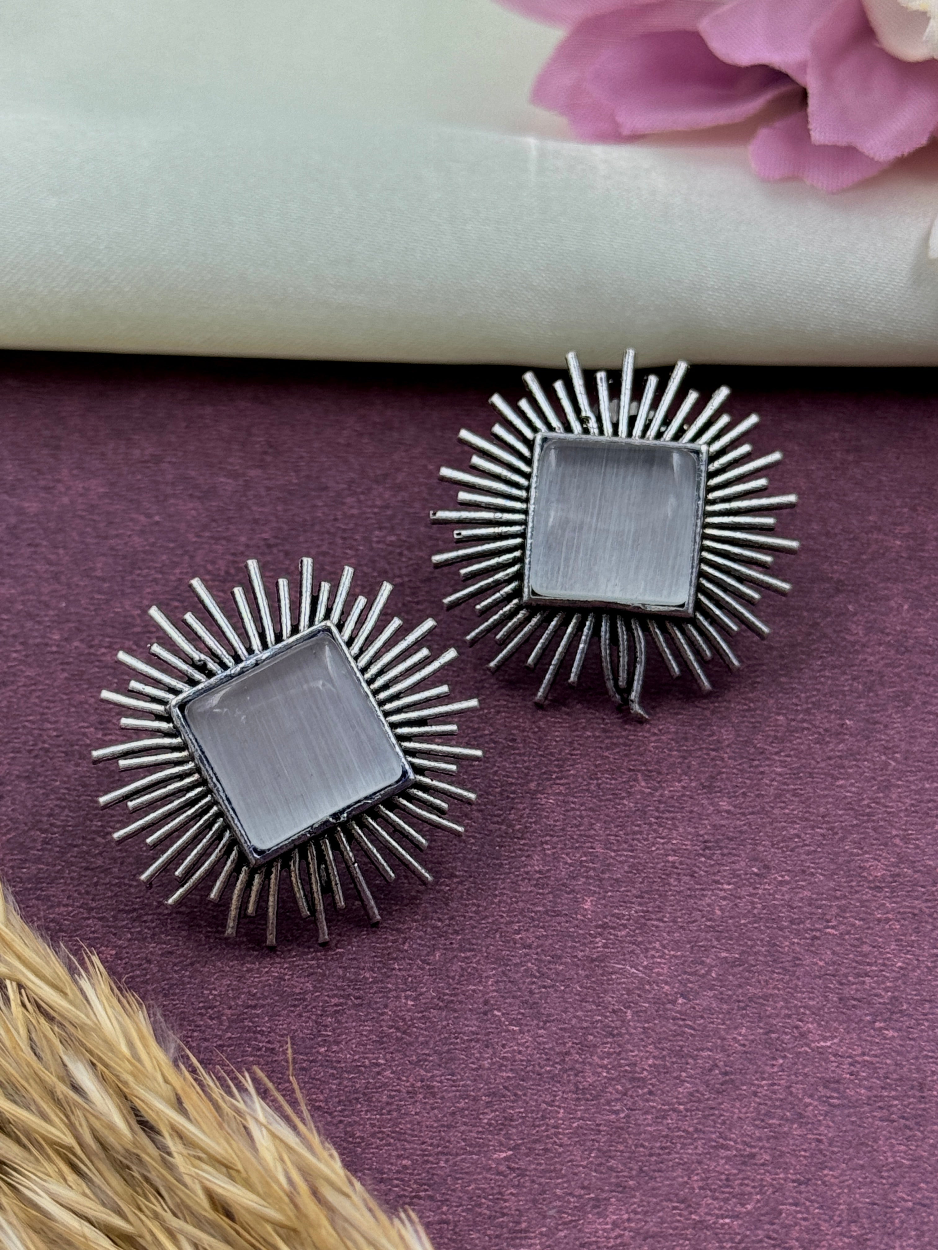 Sparkling Silvi-Monalisa Stoned Studs